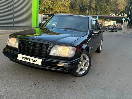 Mercedes-Benz E 320 1994 года за 2 400 000 тг. в Алматы