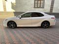 Toyota Camry 2020 года за 9 200 000 тг. в Алматы – фото 6