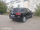 Volkswagen Touareg 2006 годаүшін3 500 000 тг. в Зайсан – фото 5