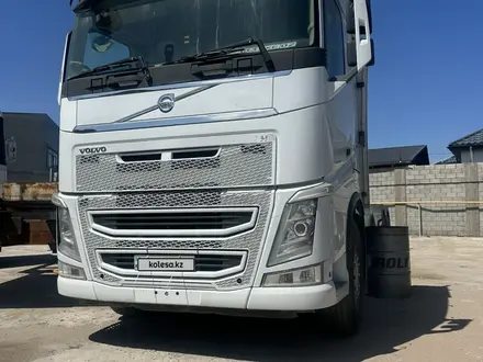 Volvo  FH 2016 года за 38 500 000 тг. в Алматы