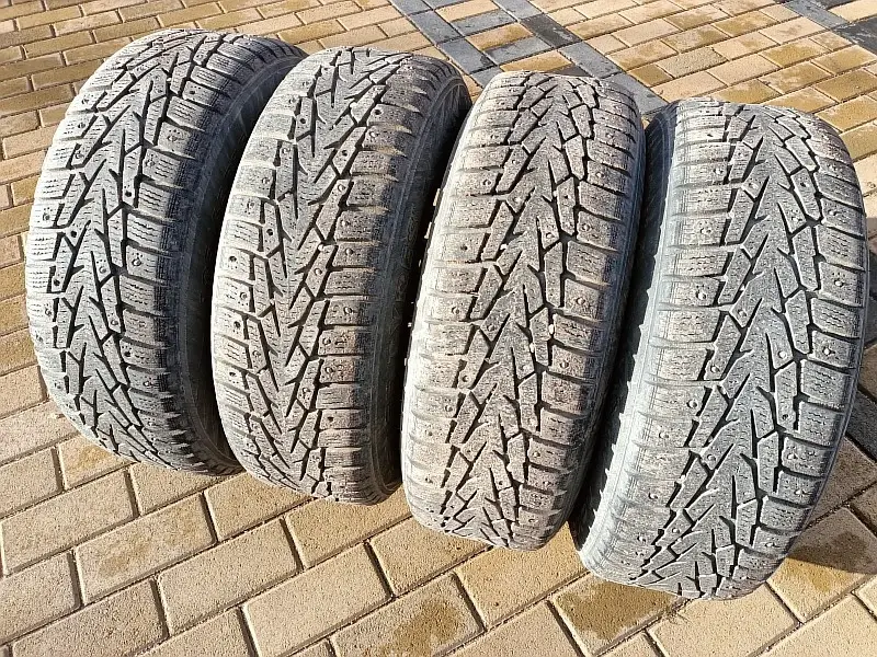 Шины 185/65 R15 — "Nordman 7" (Россия), шипованные. В хорошем сос в ...