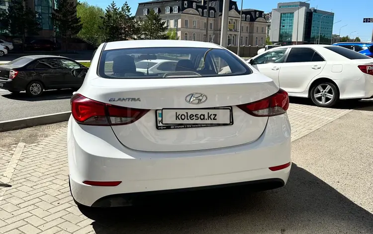 Hyundai Elantra 2015 года за 6 000 000 тг. в Астана