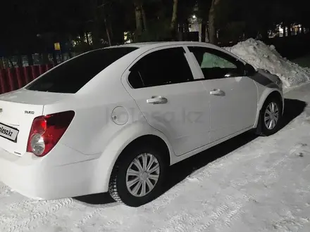 Chevrolet Aveo 2014 года за 4 200 000 тг. в Петропавловск – фото 2