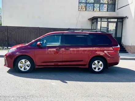 Toyota Sienna 2018 года за 10 000 000 тг. в Астана – фото 3