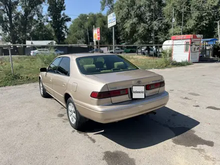 Toyota Camry 1999 года за 3 450 000 тг. в Алматы – фото 4