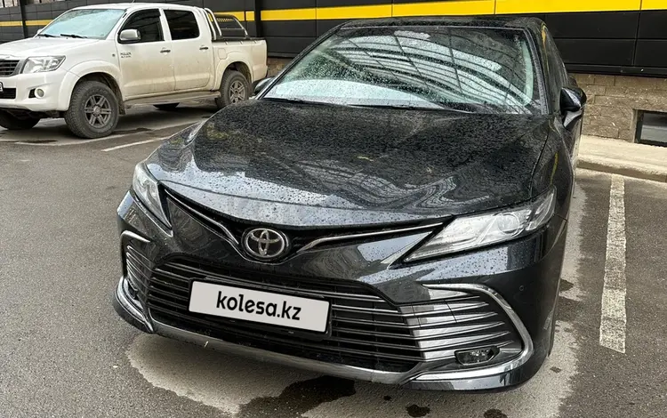 Toyota Camry 2023 года за 18 000 000 тг. в Актау