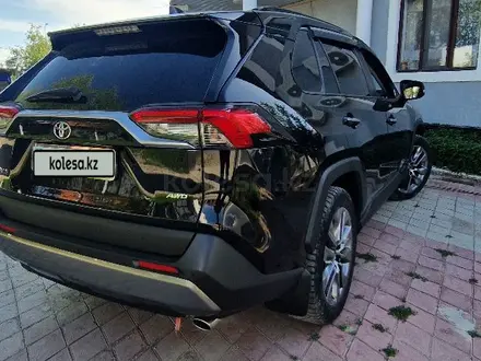 Toyota RAV4 2020 года за 15 251 399 тг. в Атырау – фото 6