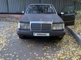 Mercedes-Benz E 230 1992 года за 1 350 000 тг. в Алматы – фото 4