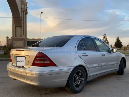 Mercedes-Benz C 200 2001 годаүшін3 100 000 тг. в Тараз – фото 2