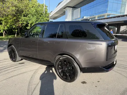 Land Rover Range Rover 2022 года за 88 000 000 тг. в Алматы – фото 4