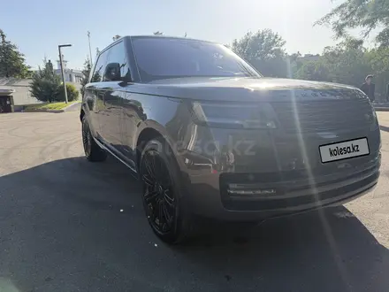 Land Rover Range Rover 2022 года за 88 000 000 тг. в Алматы – фото 6