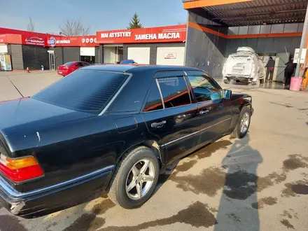 Mercedes-Benz E 200 1993 года за 1 200 000 тг. в Алматы – фото 6