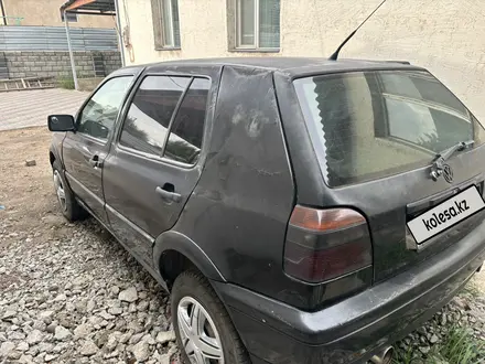 Volkswagen Golf 1997 года за 1 200 000 тг. в Алматы – фото 4