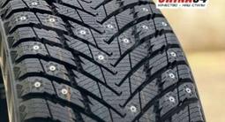 Новые шипованные шины комплект ZMAX 255/55 20 за 70 000 тг. в Астана