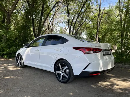 Hyundai Accent 2022 года за 7 654 321 тг. в Караганда – фото 3