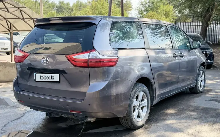 Toyota Sienna 2014 года за 10 000 000 тг. в Алматы