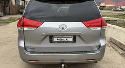 Toyota Sienna 2013 года за 8 200 000 тг. в Уральск – фото 2