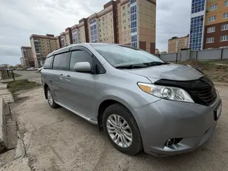 Toyota Sienna, 2013