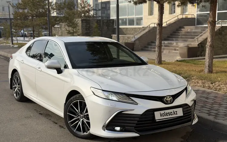 Toyota Camry 2021 года за 16 500 000 тг. в Алматы