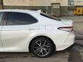 Toyota Camry 2021 года за 16 500 000 тг. в Алматы – фото 7