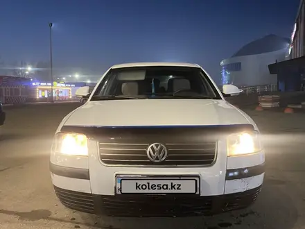 Volkswagen Passat 2005 года за 1 900 000 тг. в Астана – фото 8