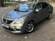 Nissan Versa, 2013