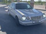 Mercedes-Benz E 280 1998 года за 2 700 000 тг. в Туркестан – фото 2