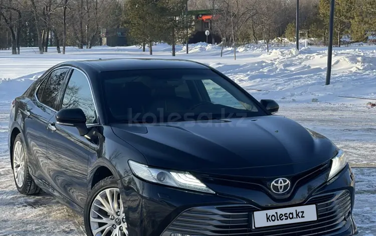 Toyota Camry 2018 года за 13 300 000 тг. в Астана