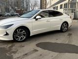 Hyundai Sonata 2021 года за 12 700 000 тг. в Алматы – фото 5