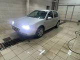 Volkswagen Golf 2001 годаүшін3 300 000 тг. в Астана