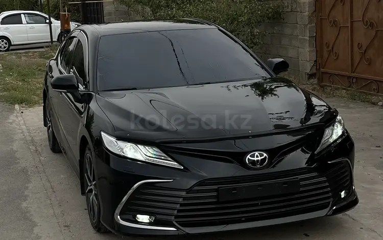 Toyota Camry 2021 года за 15 500 000 тг. в Шымкент