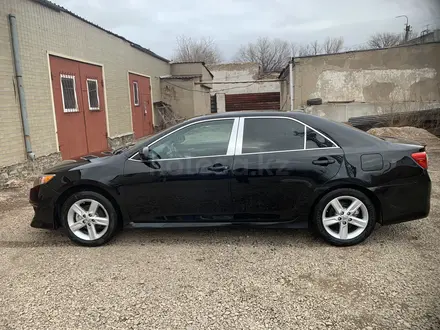 Toyota Camry 2014 года за 6 700 000 тг. в Караганда – фото 2