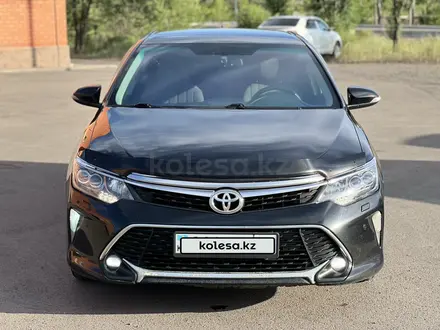 Toyota Camry 2017 года за 11 000 000 тг. в Караганда