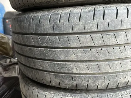 Летние шины Bridgestone 235*45*18 за 80 000 тг. в Кызылорда – фото 2