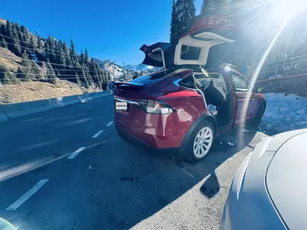 Tesla Model X 2018 года за 23 000 000 тг. в Алматы – фото 2
