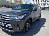 Toyota Highlander 2017 годаfor19 000 000 тг. в Астана – фото 3