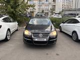 Volkswagen Jetta 2006 годаүшін2 600 000 тг. в Алматы
