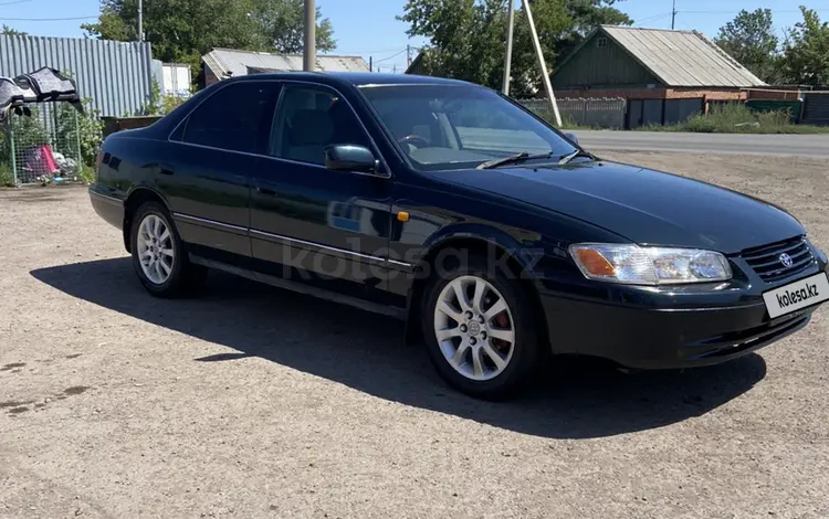 Toyota Camry 2000 годаfor2 600 000 тг. в Караганда