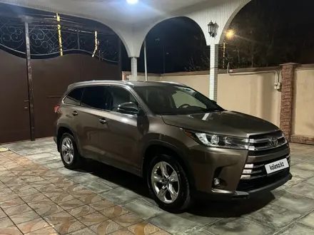 Toyota Highlander 2019 года за 19 500 505 тг. в Тараз – фото 2