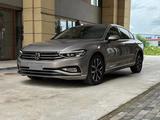 Volkswagen Magotan 2024 годаfor15 800 000 тг. в Алматы