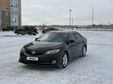 Toyota Camry 2013 года за 5 300 000 тг. в Актобе – фото 2