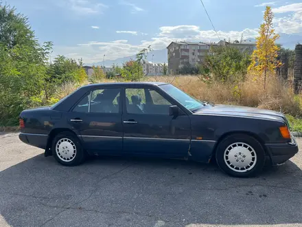 Mercedes-Benz E 230 1992 года за 1 600 000 тг. в Алматы – фото 4