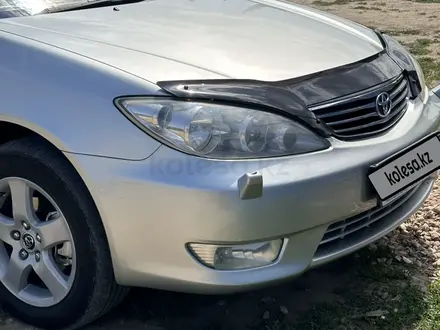 Toyota Camry 2005 года за 4 200 000 тг. в Актобе – фото 4