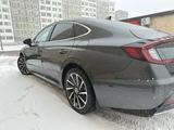 Hyundai Sonata 2022 года за 13 600 000 тг. в Астана – фото 2