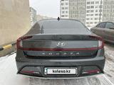 Hyundai Sonata 2022 года за 13 600 000 тг. в Астана – фото 4