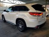 Toyota Highlander 2019 года за 23 200 000 тг. в Алматы – фото 4