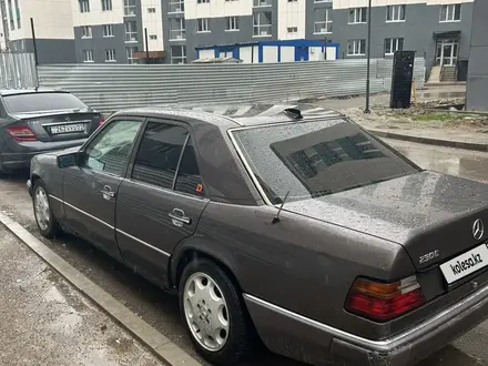 Mercedes-Benz E 230 1991 года за 900 000 тг. в Алматы – фото 4