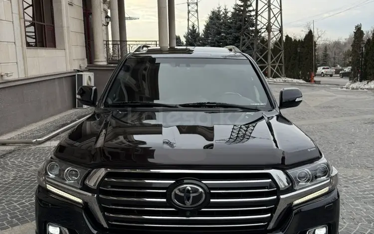 Toyota Land Cruiser 2017 года за 32 700 000 тг. в Алматы