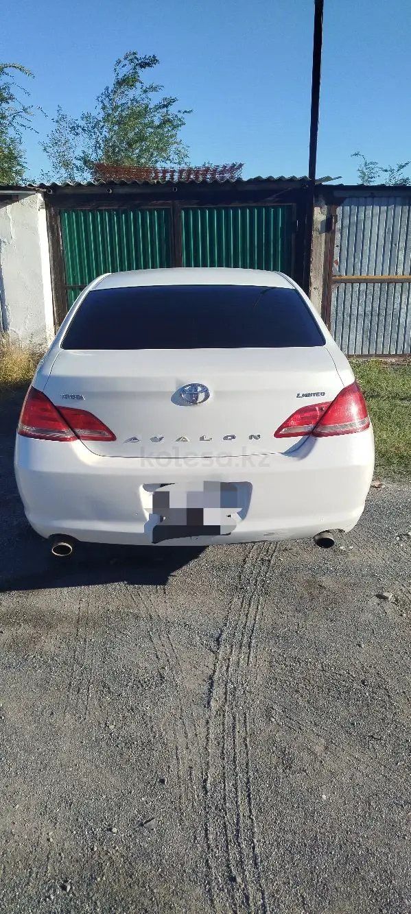 Toyota Avalon, 2005