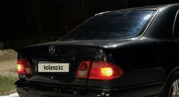 Mercedes-Benz E 230 1996 годаүшін2 000 000 тг. в Караганда – фото 3